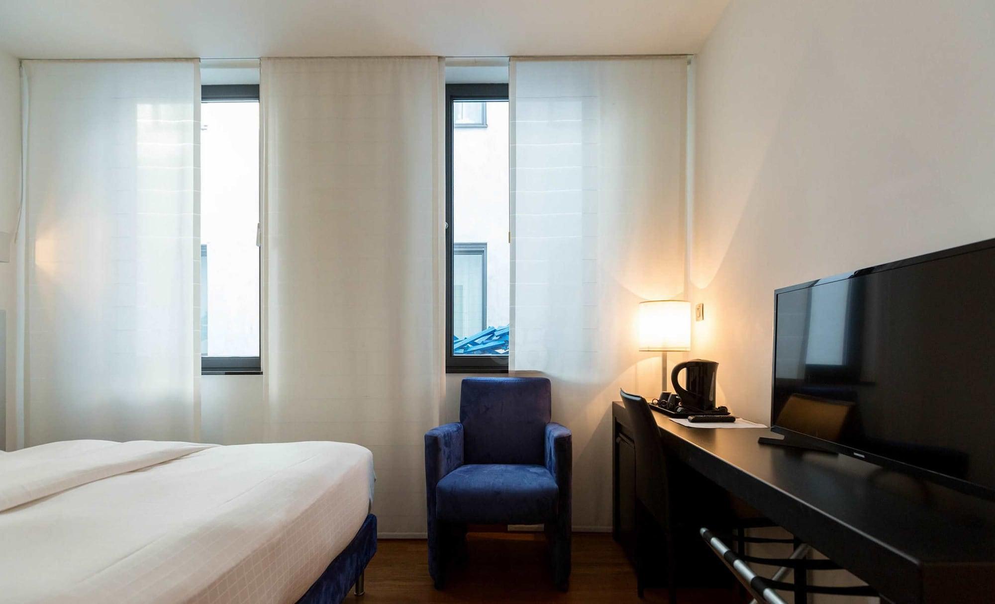 Hotel Aqua By Happyculture Saint-Gilles Ngoại thất bức ảnh