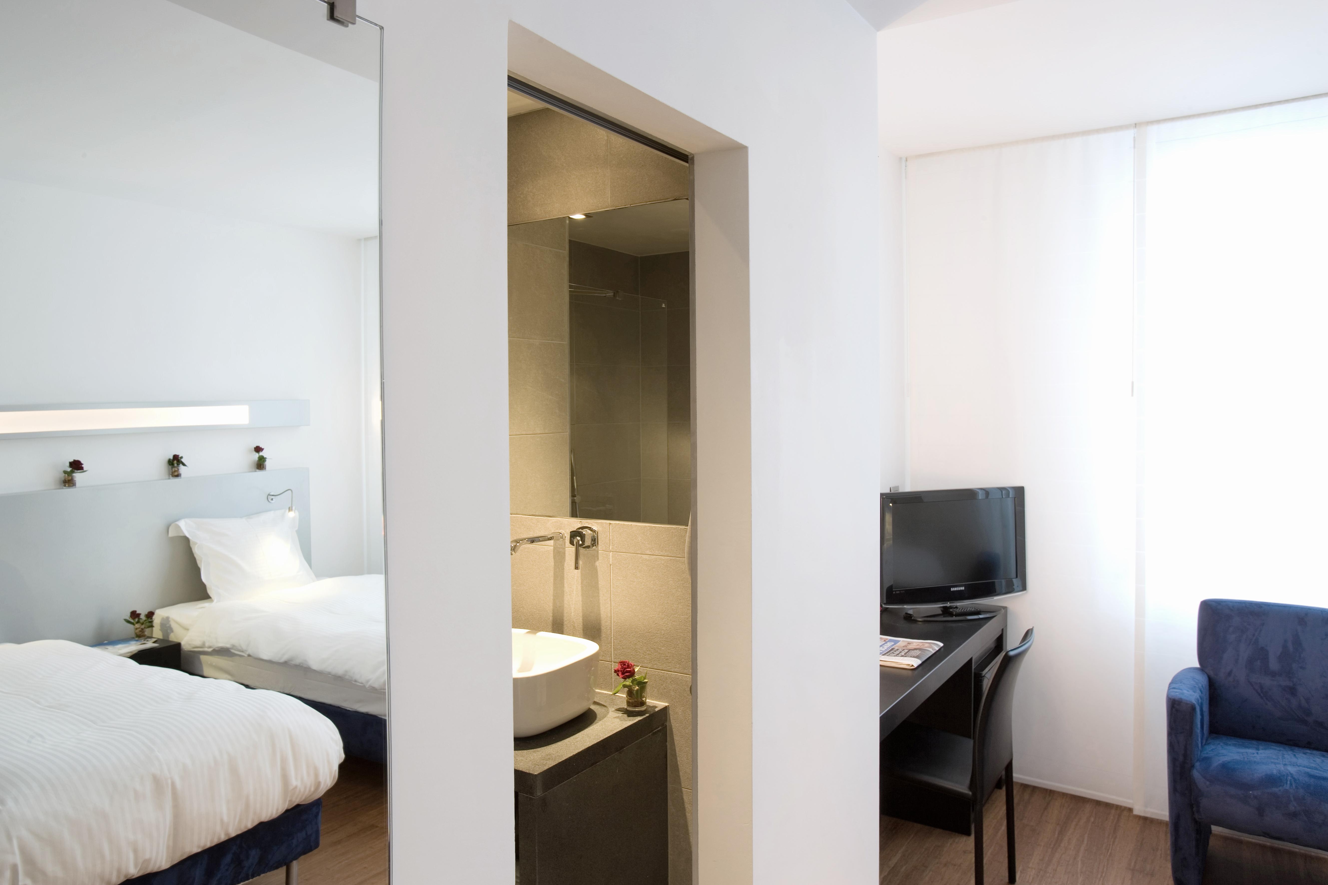 Hotel Aqua By Happyculture Saint-Gilles Ngoại thất bức ảnh