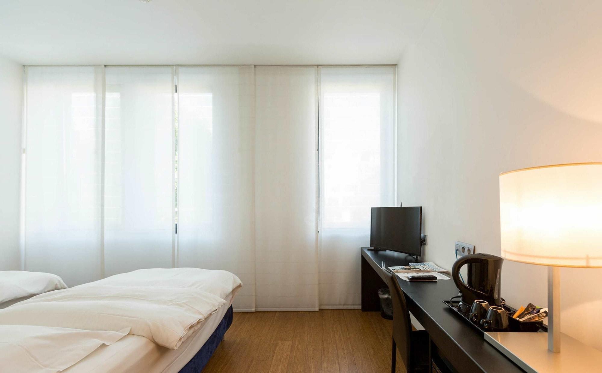Hotel Aqua By Happyculture Saint-Gilles Ngoại thất bức ảnh